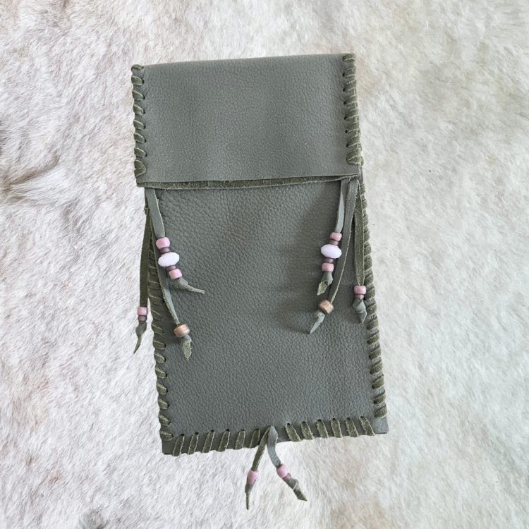 funda alicia para maracas y joyas sonoras 1535xn020 deverd | hecha a mano con cuero desert